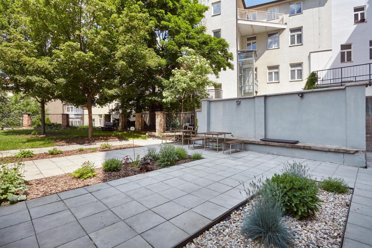 Prague Friendly Apartments In Prag Exteriör bild