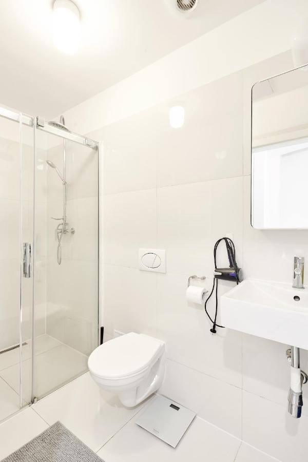 Prague Friendly Apartments In Prag Exteriör bild
