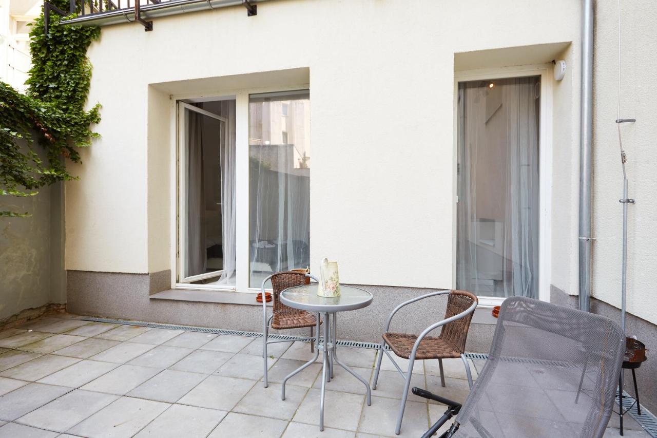 Prague Friendly Apartments In Prag Exteriör bild