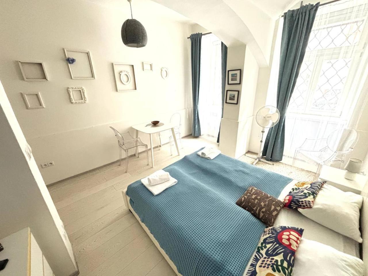 Prague Friendly Apartments In Prag Exteriör bild