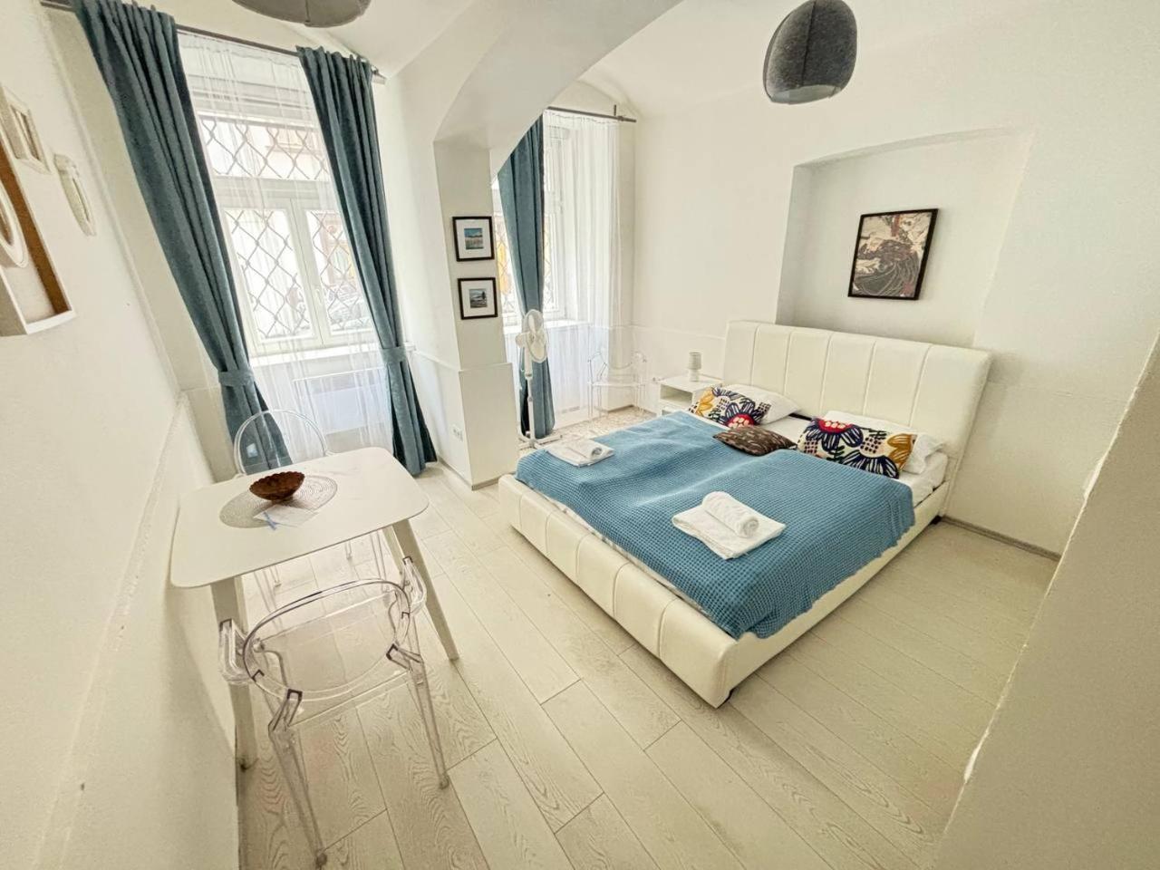 Prague Friendly Apartments In Prag Exteriör bild