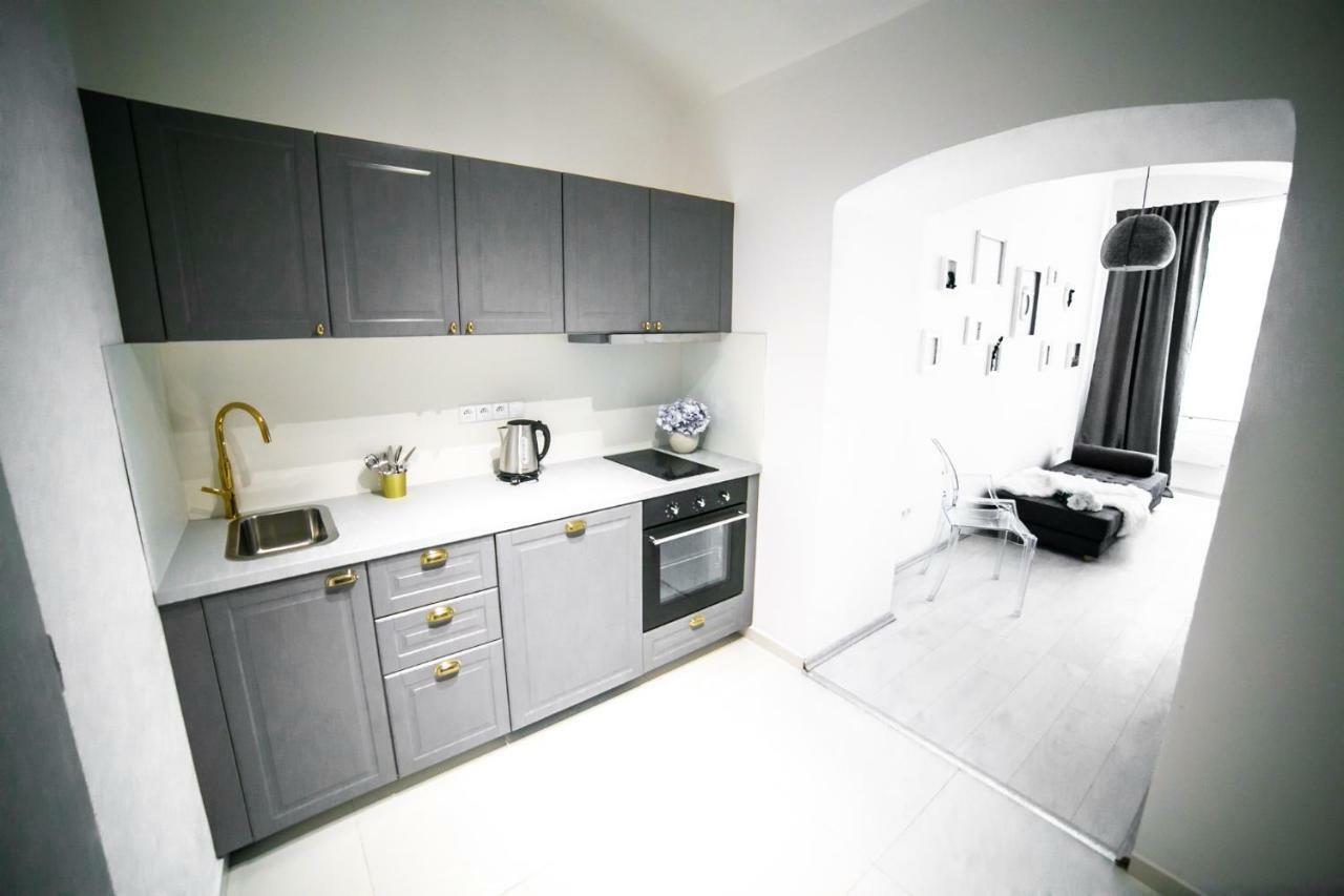 Prague Friendly Apartments In Prag Exteriör bild