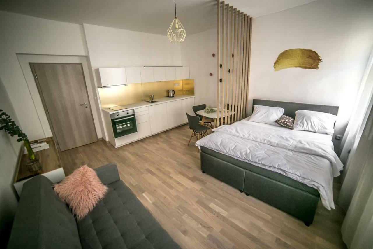 Prague Friendly Apartments In Prag Exteriör bild