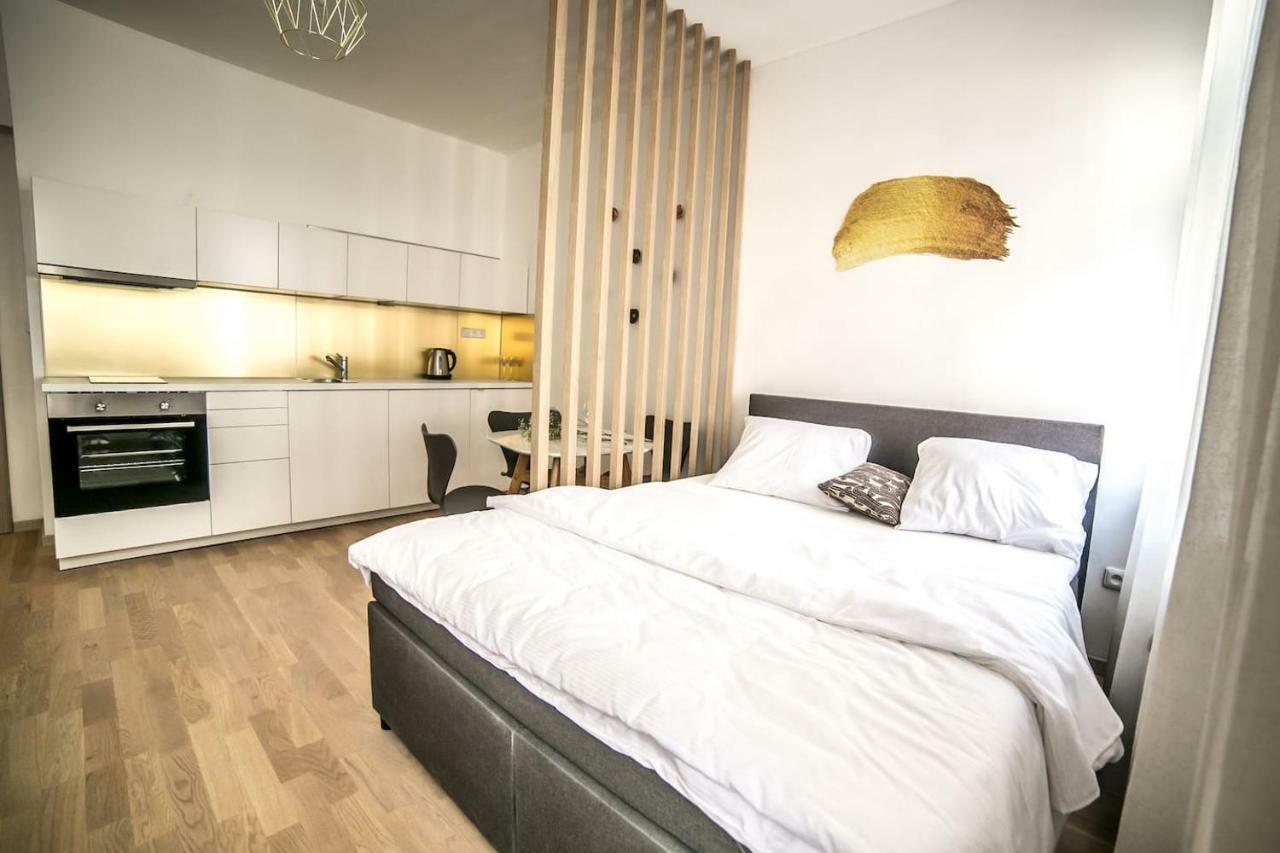 Prague Friendly Apartments In Prag Exteriör bild