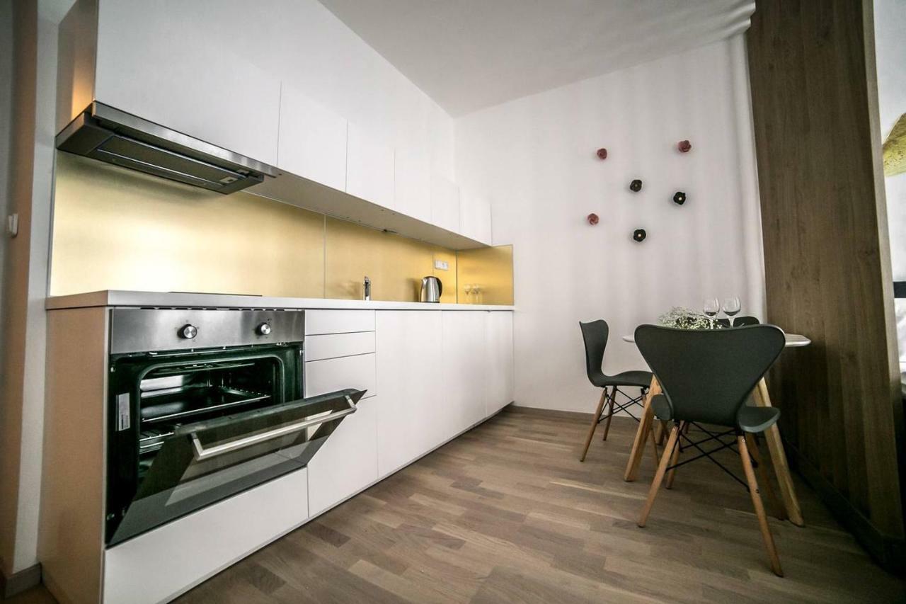 Prague Friendly Apartments In Prag Exteriör bild